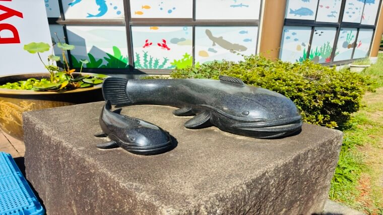 ナマズのオブジェ